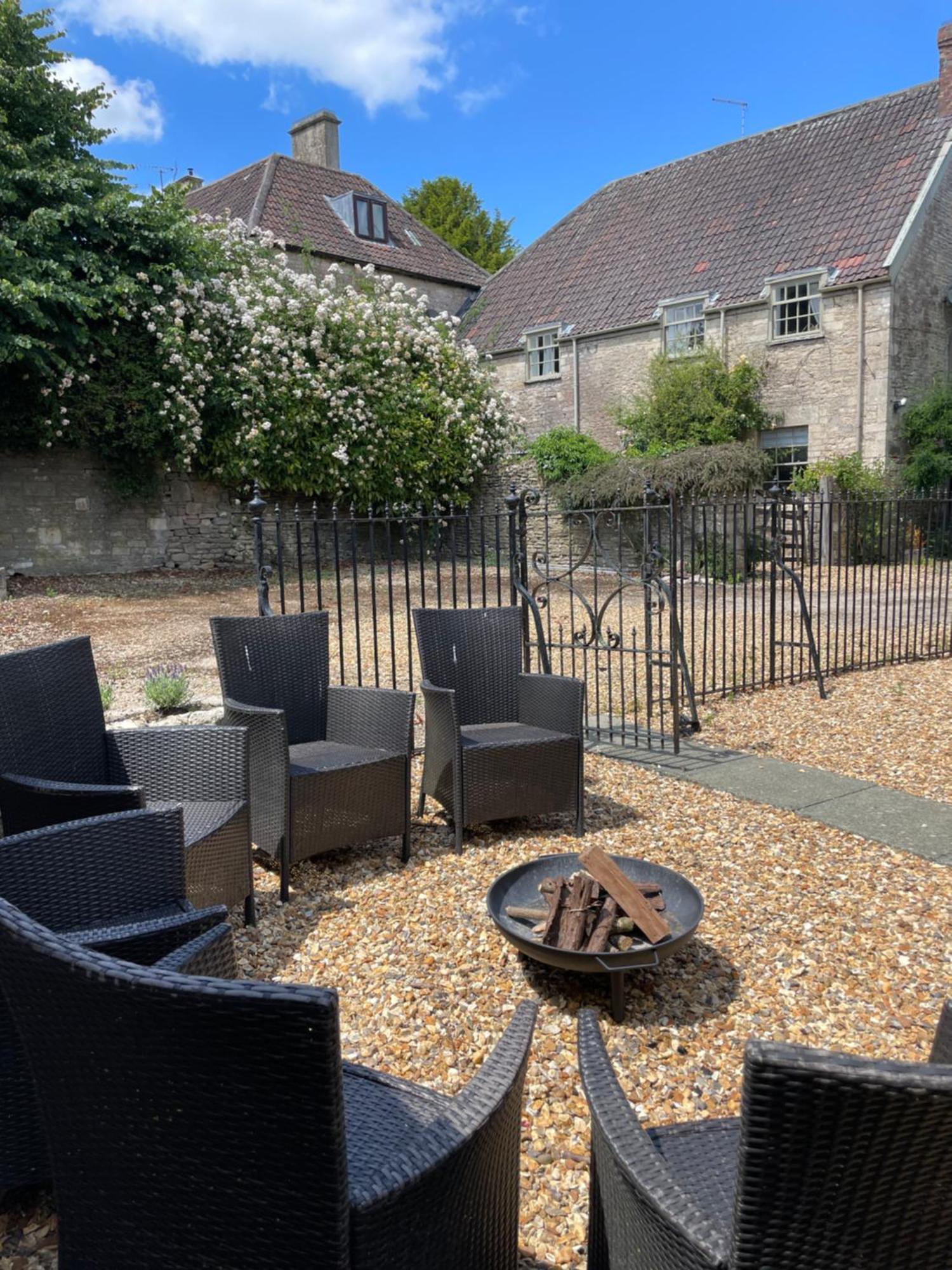 Villa The Coach House At Old Hundred Courtyard à Tormarton Extérieur photo
